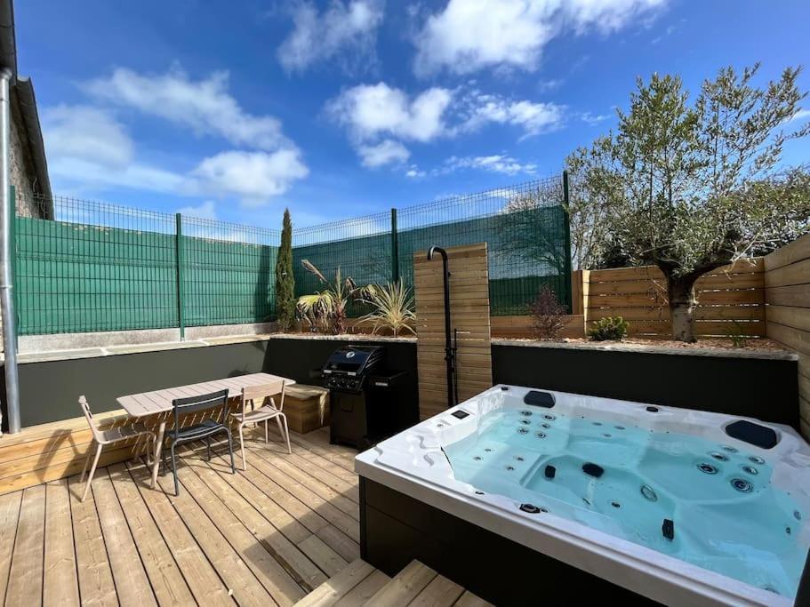 Douceur De Vivre En Bord De Mer - Jacuzzi Et Cheminee Saint-Coulomb Extérieur photo