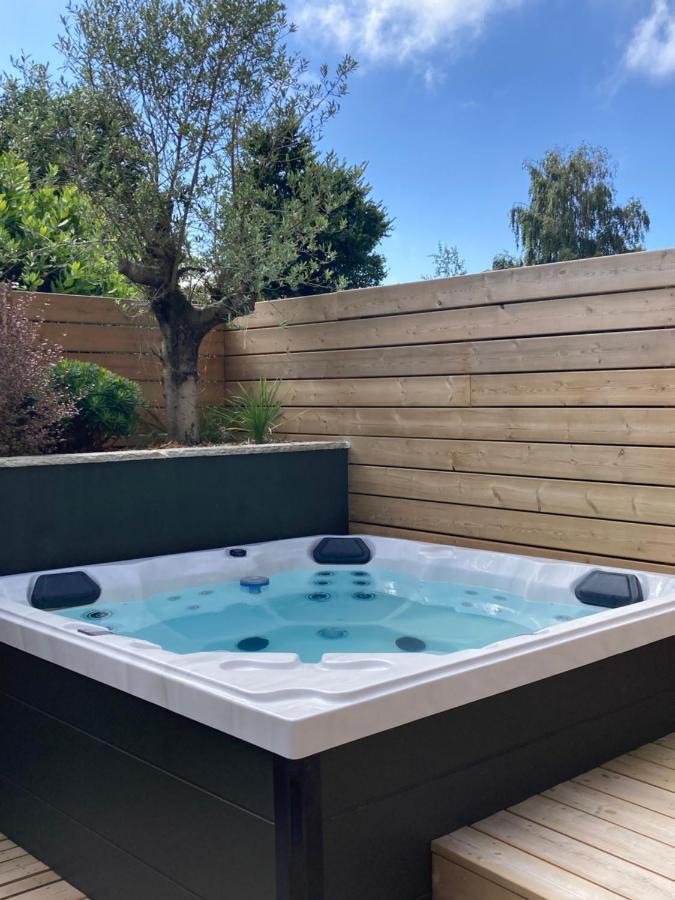 Douceur De Vivre En Bord De Mer - Jacuzzi Et Cheminee Saint-Coulomb Extérieur photo
